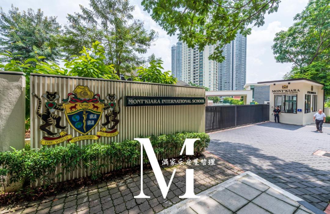 Mont Kiara Cozy 2 #2bedroom With Balcony #arcoris Kuala Lumpur